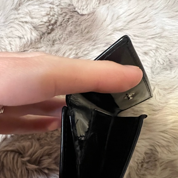 Prada Dark Navy Patent Leather wallet looks almost black - Picture 11 of 12